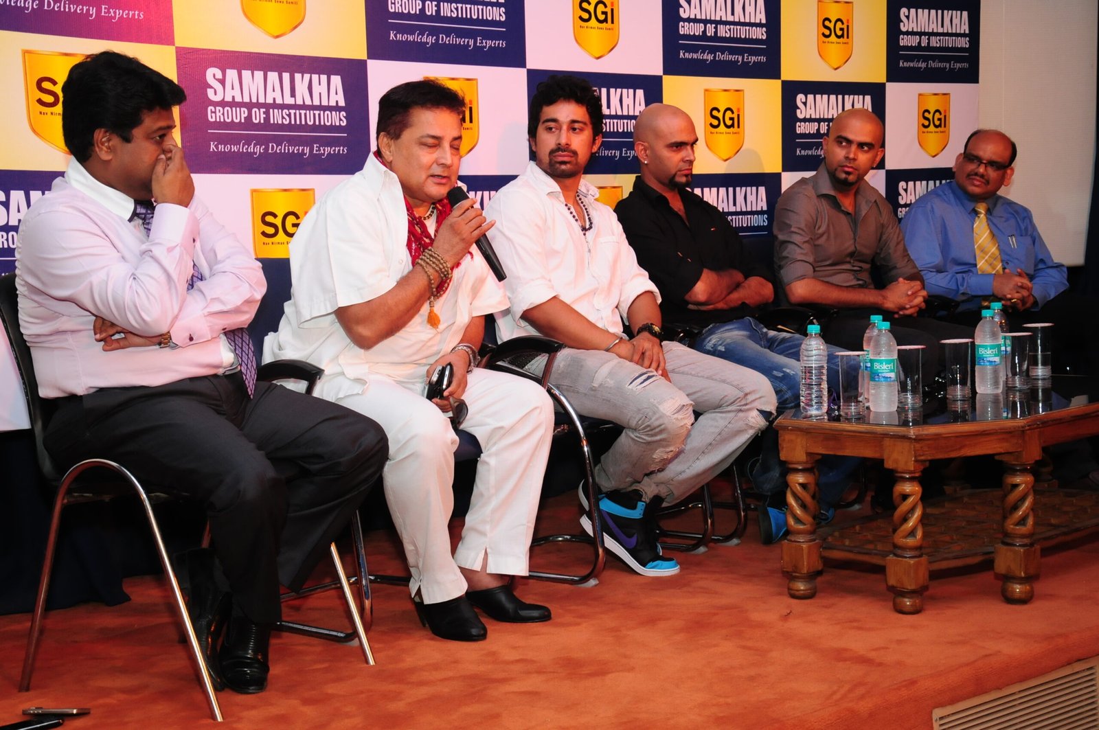 A MEET WITH FAMOUS ROADIES RAGHU, RAJIVRANVIJAY